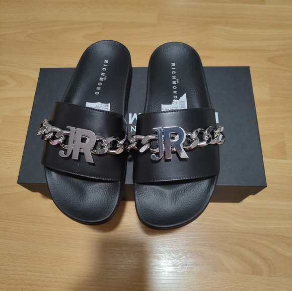 Designer Sandle - Picture 3 of 3